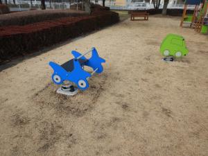 スプリング遊具