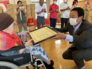 6月27日100歳慶祝訪問