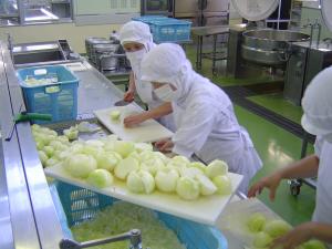 カレーに入れるたまねぎは48kg