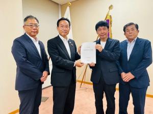 8月25日群馬県予算等に関する要望書提出2