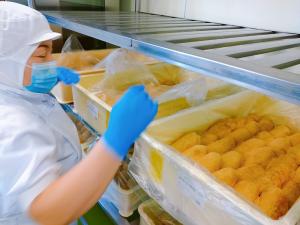 あげパンはあら熱をとってから蓋をします