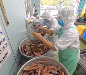 魚に下味をつける