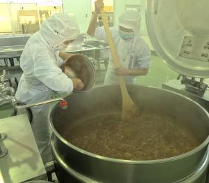 ハヤシライスルーを入れる