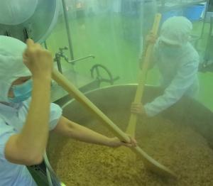 こぎつねごはんの具を作る