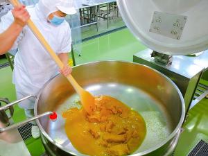 さばのみそ煮のたれを作っています