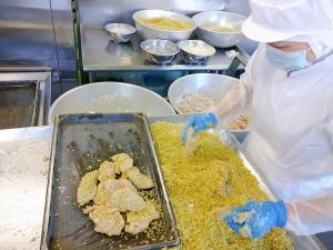 香草パン粉焼きを作っています