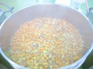 おでんを煮ています