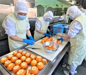 いよかんをきる