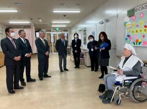 2月17日100歳慶祝訪問2