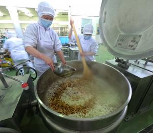 たまねぎを入れる