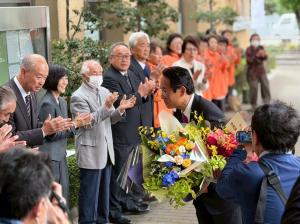 ４月22日安中市長初登庁