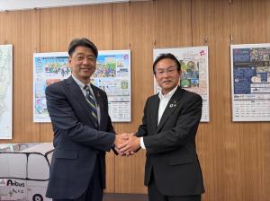 5月19日小田原市・加藤市長が松井田城址を視察
