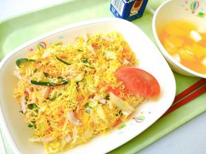 冷やし中華トッピング後
