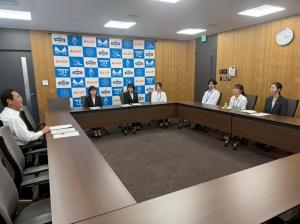 6月22日市長と新規採用職員4