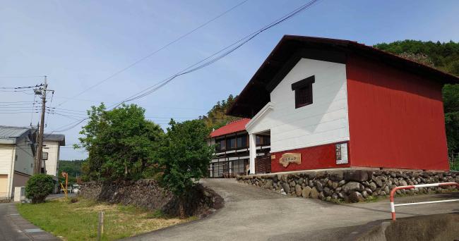 後閑山荘を入り口から撮影した写真