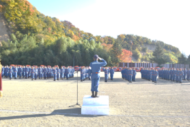 安中市消防団員が整列をしている写真