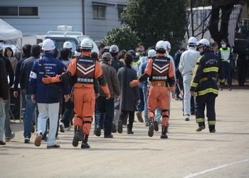 避難指示に基づく避難誘導訓練の画像