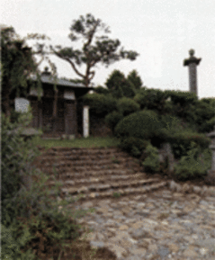 簗瀬八幡平の首塚の画像