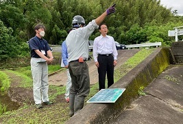 市道整備要望2カ所と河川災害現場を視察