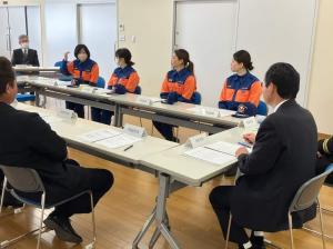 3月9日市長と市消防団女性団員の対談.jpg